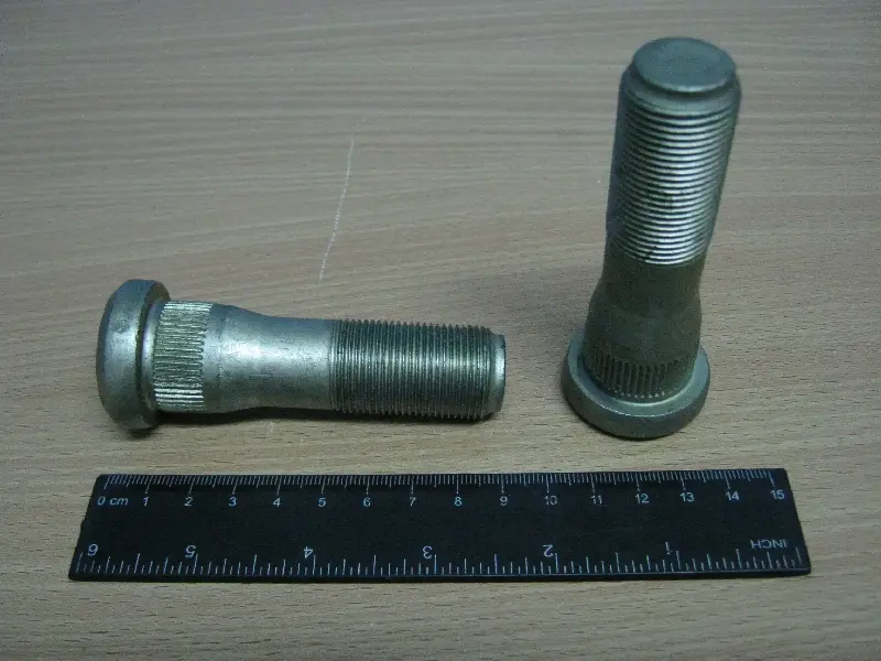 Болт колеса КамАЗ  переднього (М22) (покупн. КамАЗ)