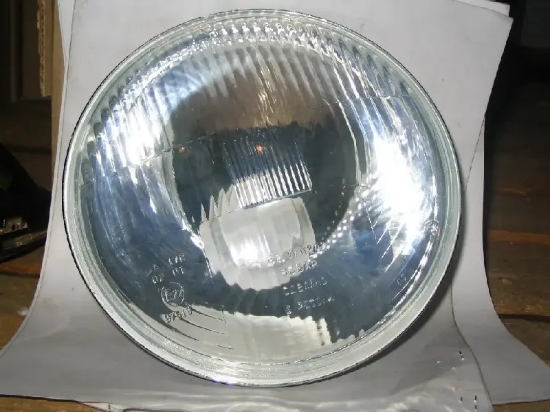 Елемент оптики ГАЗ, КрАЗ, ЗИЛ, УАЗ, ВАЗ 12/24В (без підсвічування) (вир-во ОСВАР)