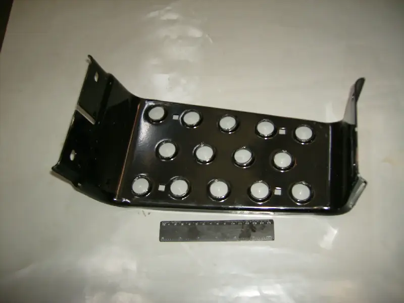 Підніжка МАЗ нижня (вир-во МАЗ)