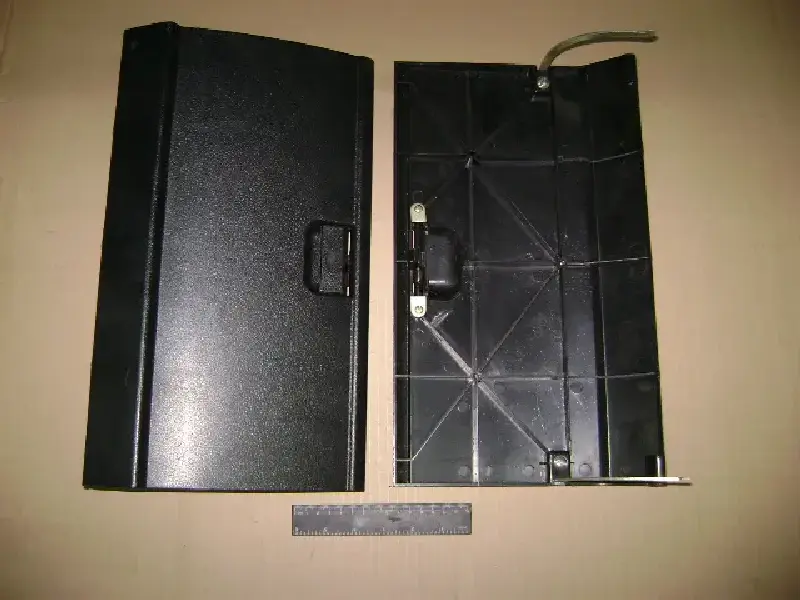 Дверцята ящика речового ГАЗ 3307,08 (куплен. ГАЗ)