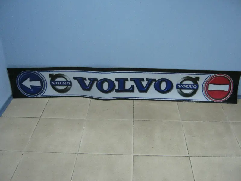 Бризговик 350х2400 “VOLVO” синій  напис