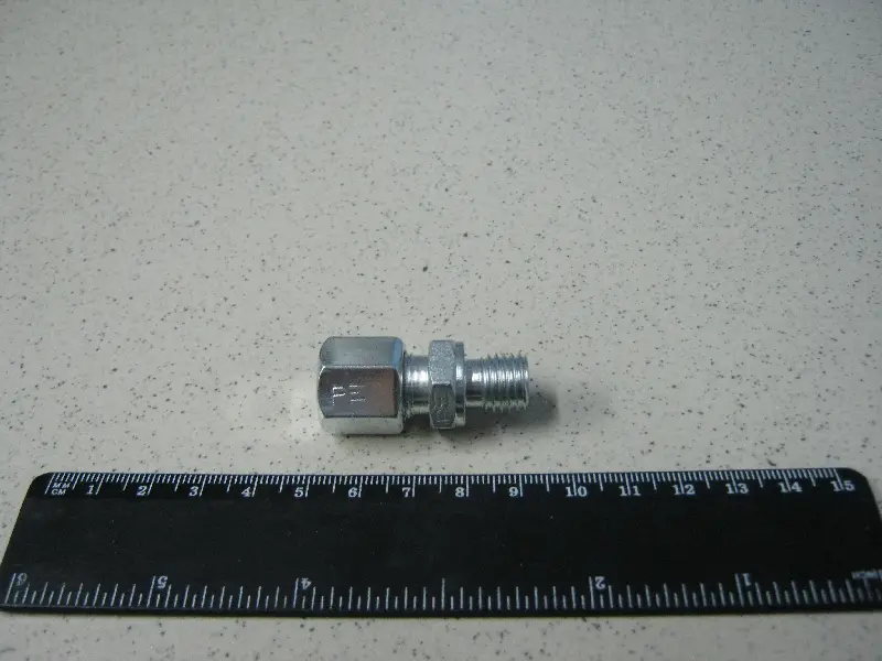 Штуцер M12x1.5 (діам. 8) (вир-во Peters)