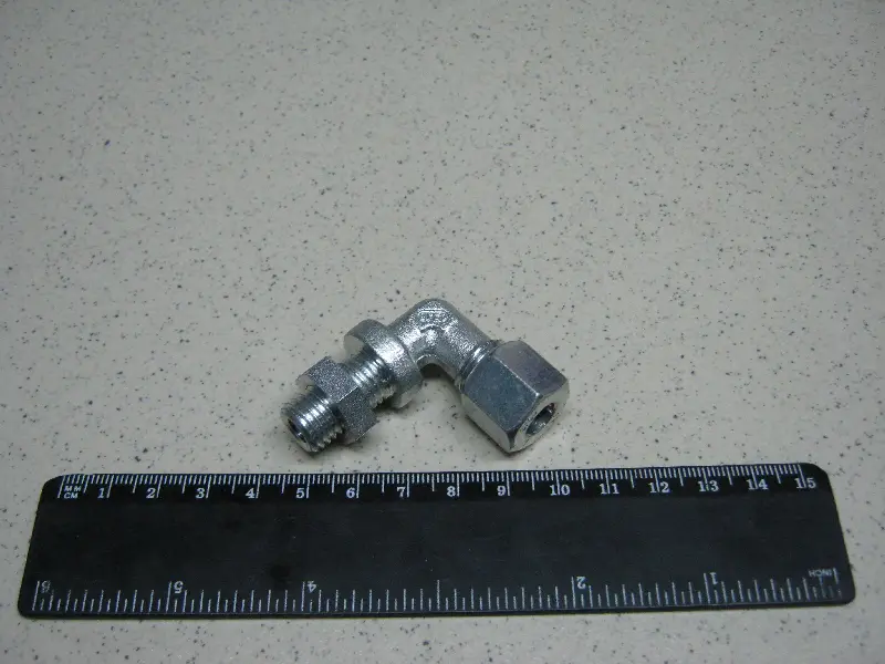 Штуцер кутовий M12x1.5 (діам. 8) (вир-во Peters)