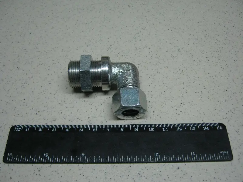 Штуцер кутовий M22x1.5 (діам. 12) (вир-во Peters)