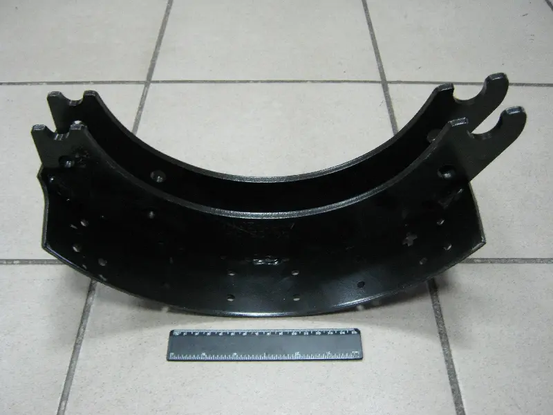 Колодка гальм. барабан. (вир-во AXUT)