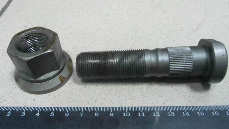 Болт М22×1,5×93 колеса з гайкою М22×1,5×27 SW32 (RIDER)