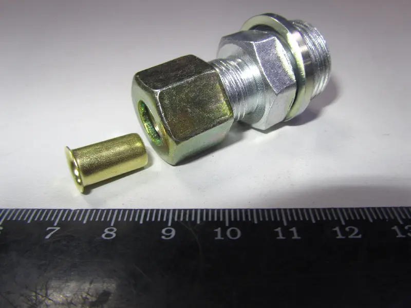 Штуцер M22x1.5 (діам. 10)