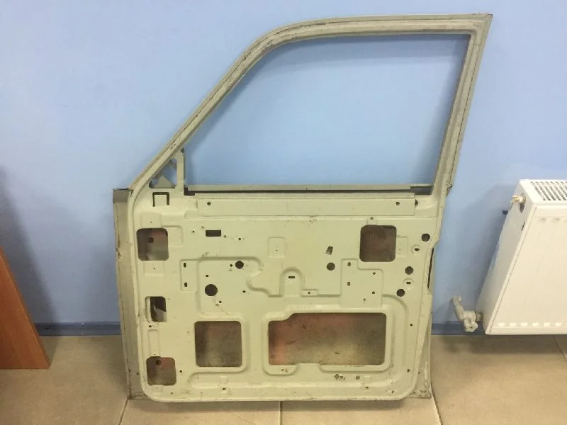 Двері ГАЗ 2410 31029, 3110 передня права (ручки ст. зр.) б/в