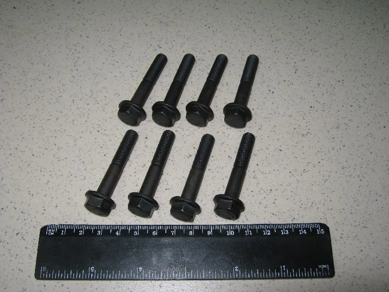 Комплект болтів