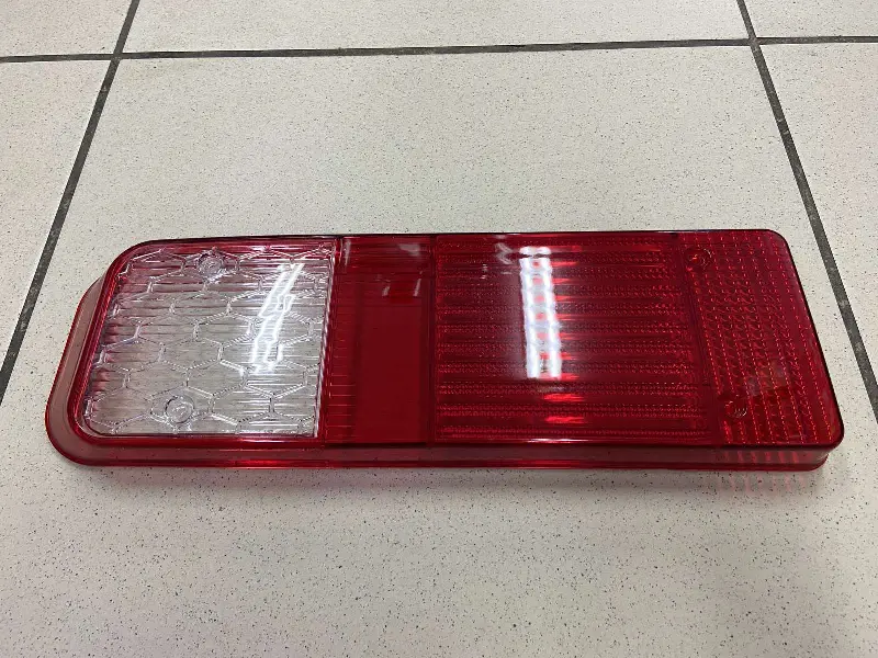 Скло ліхтаря заднього