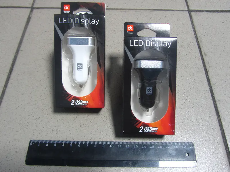 Автомобільний зарядний пристрій  2USB (12/24V – 5V 2,4A), LED Display, чорне