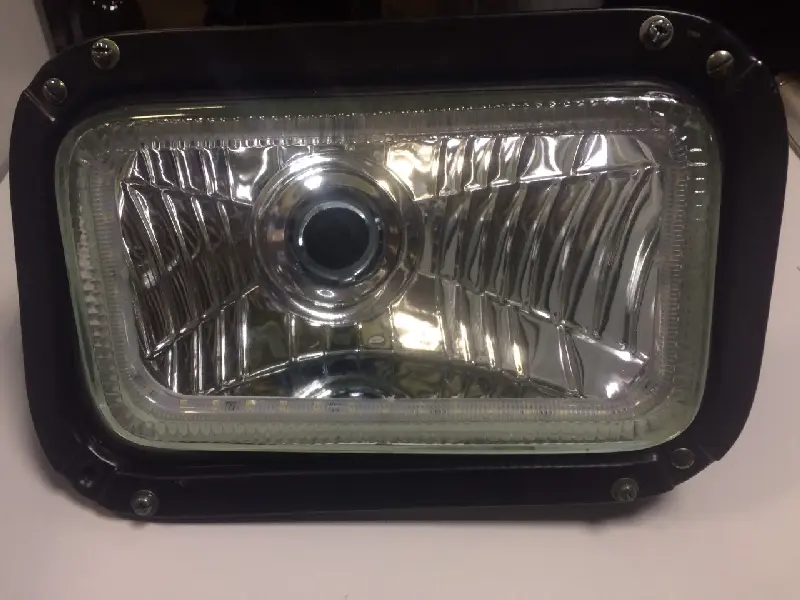 Фара передня права LED