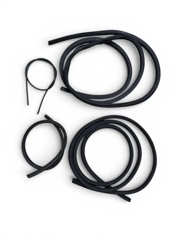 Ущільнювач скла вітрового (повний комплект) (вир-во АвтоКрАЗ)