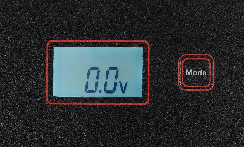 Зарядний прилад  мережевий з LCD дисплеєм 230V YATO