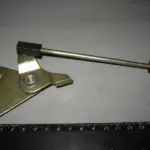 Кронштейн важеля приводу наружн.ручкі дв. лів. (вир-во ГАЗ)