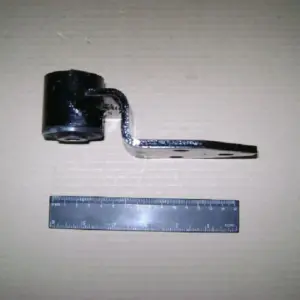 Кронштейн стабілізатора задн.верхн. ГАЗ 33104 Валдай з Шарне. (вир-во ГАЗ).