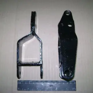Кронштейн кріпл. насоса вакуум.3308 нижн. (вир-во ГАЗ)