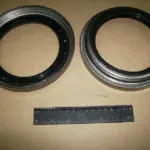 Сальник маточини задньої КрАЗ з обоймою в зб. 170х170х20 (вир-во АвтоКрАЗ)