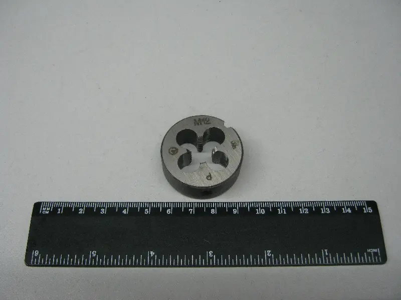 Плашка  12х1,75 (ст.дв.)