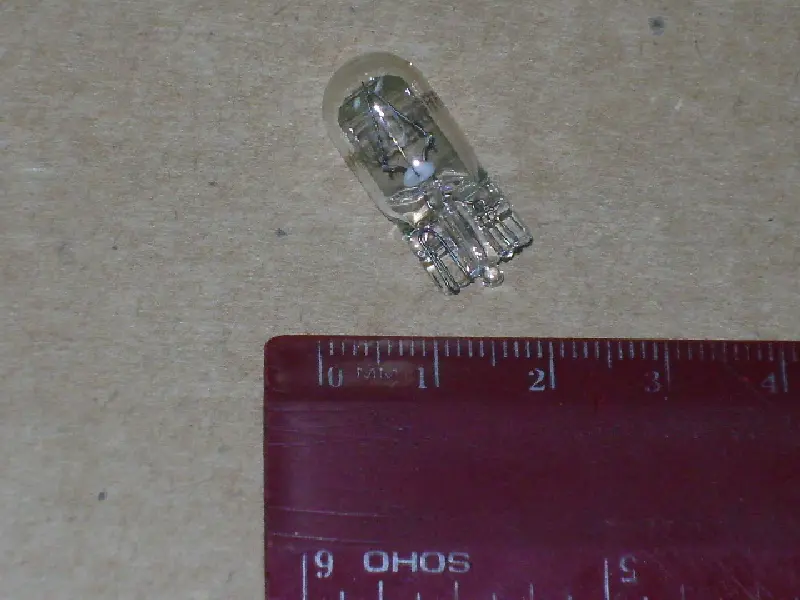 Лампа 24V W5W24V 5W W2.1×9.5d (вир-во OSRAM)