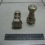 Шпилька передня в зборі (права)