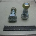 Шпилька передня в зборі (ліва)