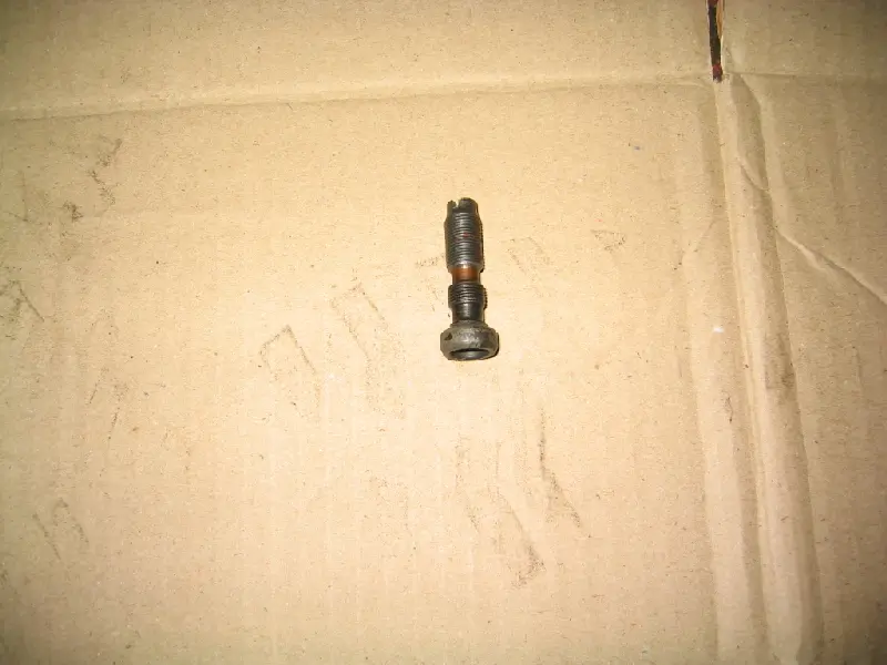 Гвинт регулювальний коромисла КрАЗ, МАЗ, Т 150 (вир-во ЯМЗ)