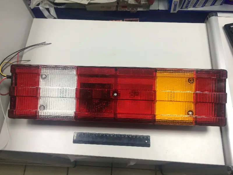 Ліхтар MB задн. прав. 24В з бок. габар. ліхтарем 530х140