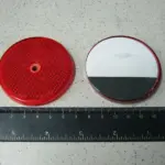 Устаткування свiтловiдображаюче червоне з отв.