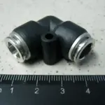 Фітінг повітряний металл-пластік,угл.d-8