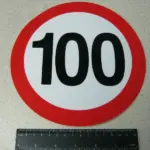 Табличка ліміт швидкості 100 км/год