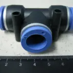 Фітінг повітряний пластік,трiйник.14 мм