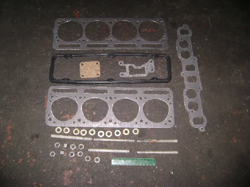 Головка блоку Газель, УАЗ дв.4215 (А-92) з клап.с прокл.і кріплення. (вир-во УМЗ)