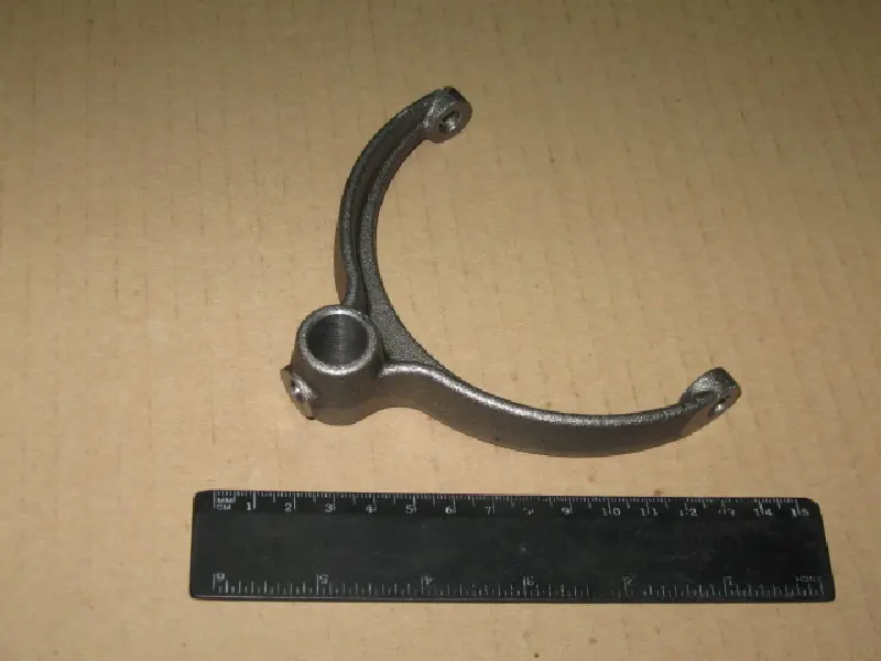 Вилка перекл. 1,2,3,4-й пров. ГАЗ 31029,3302 без сухарі.