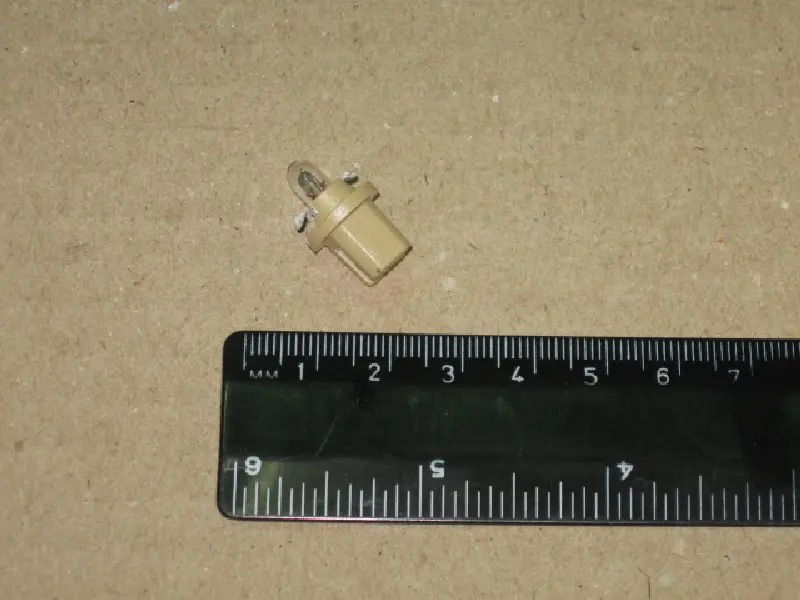 Лампа допоміжн. освітлення B8,5d 12v 1.5w B8.5d (вир-во OSRAM)
