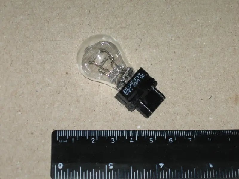 Лампа допоміжн. освітлення 12v 27/7w W2.5x16q (вир-во OSRAM)
