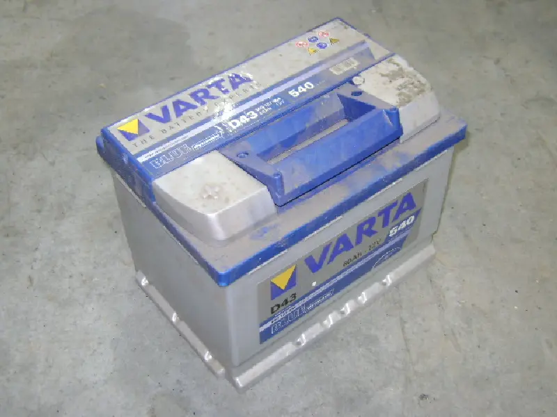 Акумулятор   60Ah-12v VARTA BD (242x175x190)