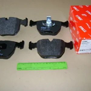 Колодка гальм. BMW 5 (E39), 5 Touring (E39), 7 (E38), X5 передн. (вир-во TRW)