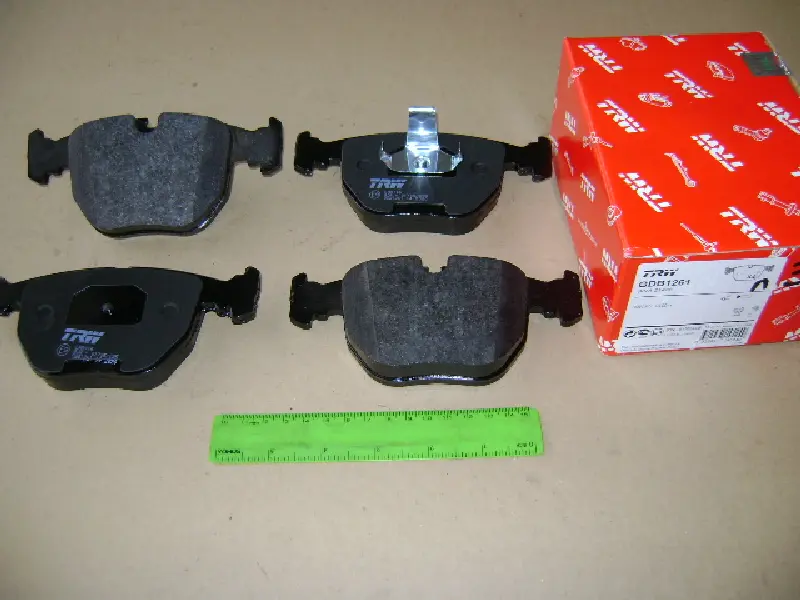 Колодка гальм. BMW 5 (E39), 5 Touring (E39), 7 (E38), X5 передн. (вир-во TRW)
